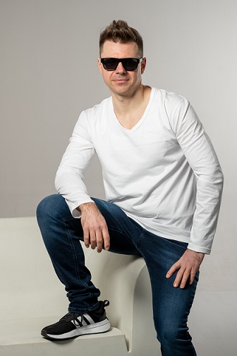 Liberty V Neck Longsleeve TS 200